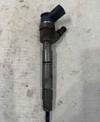 Mercedes-Benz B W245 Fuel injector 0445110167