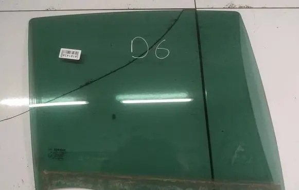 Renault Clio III Rear door window glass AS3