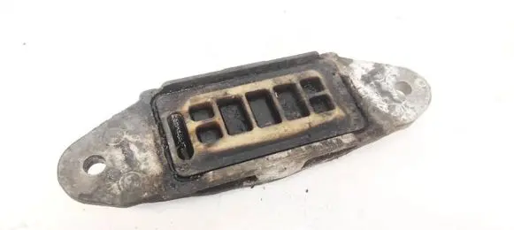 Opel Astra J Engine mount bracket V06353