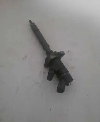 Peugeot 407 Fuel injector 0445110188