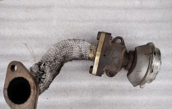 Audi A4 S4 B6 8E 8H EGR valve