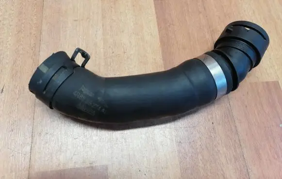 Jaguar XF X250 Engine coolant pipe/hose 4R838B274AD C2C22711