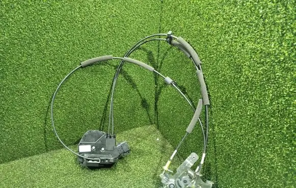 Nissan NV300 Sliding door lock 825027817R 40727211 93459206