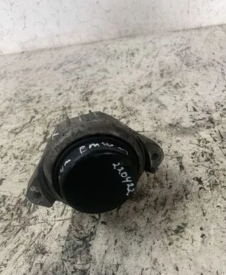 BMW 1 E81 E87 Engine mount bracket