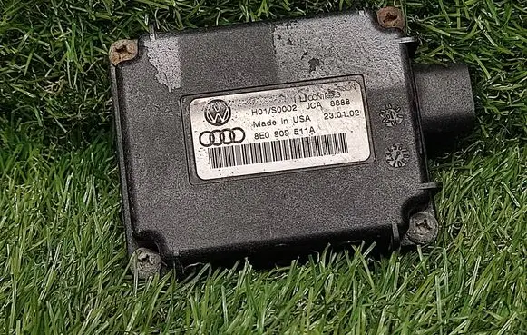 Audi Q7 4L Garage door switch 8E0909511A
