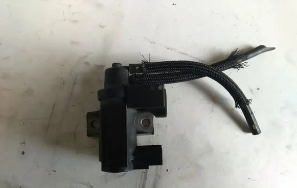 Toyota Avensis T250 Valve vacuum 258190R011