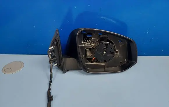 Toyota Highlander XU50 Front door electric wing mirror 879100E282 E11028013