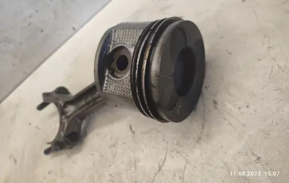 Nissan Navara D22 Piston 
