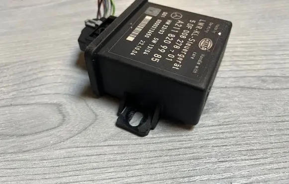 Mercedes-Benz E W211 Light relay A2118209985