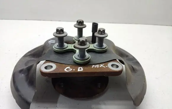 Opel Mokka B Rear wheel hub 9822539980 9825073280 388135