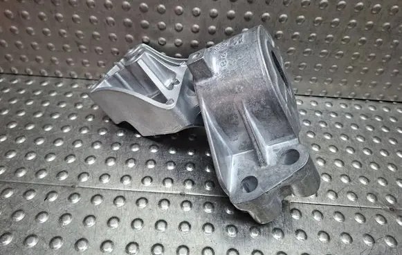 Fiat Doblo Engine mount bracket S27649709 517991100