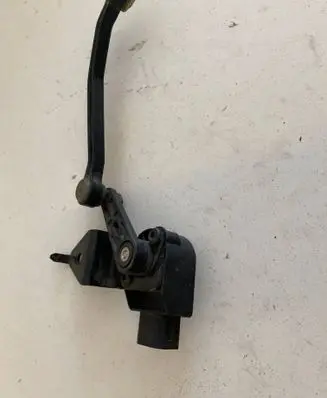 Mercedes-Benz C AMG W204 Rear air suspension level height sensor A0045429918