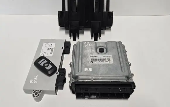 BMW 5 F10 F11 Engine control unit/module 0281017635 030120375 8513169