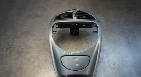 Citroen C5 Radio/GPS head unit trim 9632608577