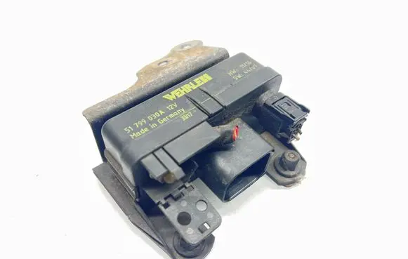 Mercedes-Benz E W211 Glow plug pre-heat relay 51799030A