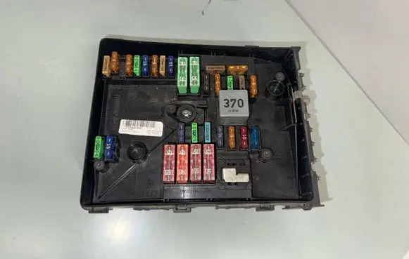 Skoda Octavia Mk2 (1Z) Fuse module 017181301