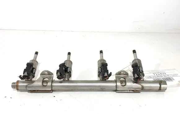 Seat Leon (5F) Fuel injectors set 04E133320D