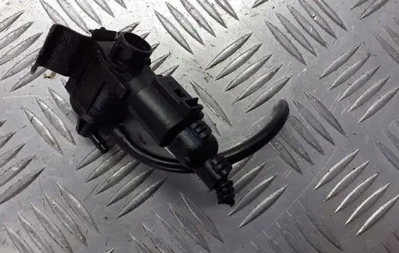 Skoda Octavia Mk1 (1U) Valve vacuum 1J0906283C