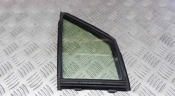 Toyota Prius (XW50) Front door vent window glass four-door 6812547010 6821547010