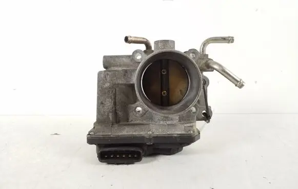 Toyota Avensis T250 Throttle valve 22030-28050
