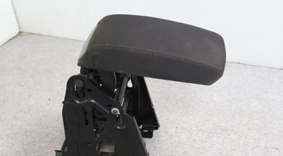 Skoda Octavia Mk2 (1Z) Armrest 1Z0864207