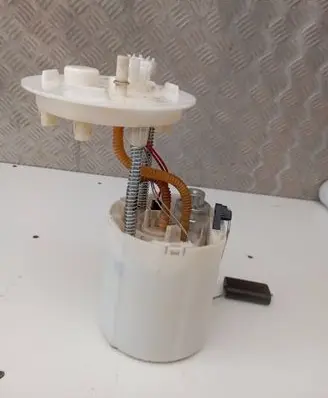 Opel Insignia A In-tank fuel pump 15776394