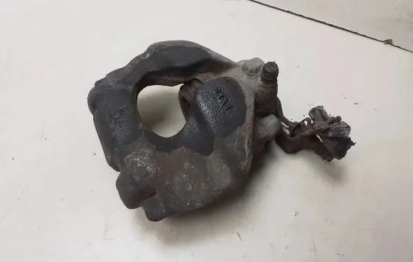 Volkswagen Transporter - Caravelle T4 Front brake caliper