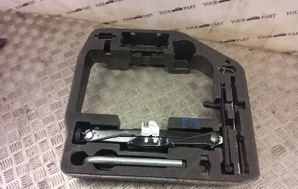 Audi S5 Tool set 8T0012109A