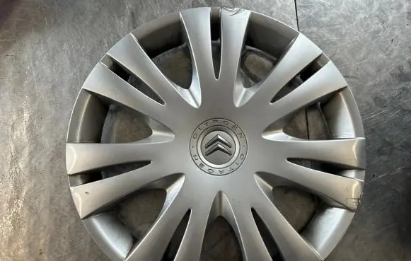 Citroen C5 R16 wheel hub/cap/trim 