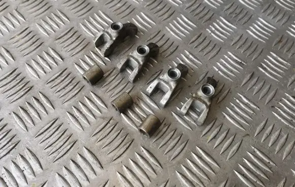 Opel Vectra C Fuel Injector clamp holder