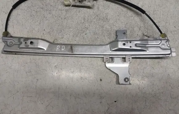 Citroen C4 I Front window lifting mechanism without motor