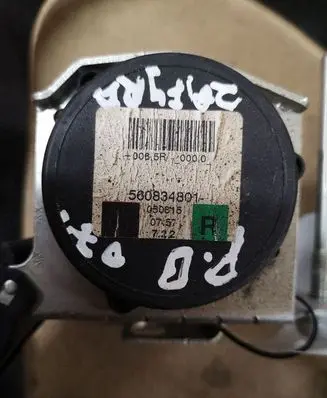 Opel Zafira B Front seatbelt 560834801