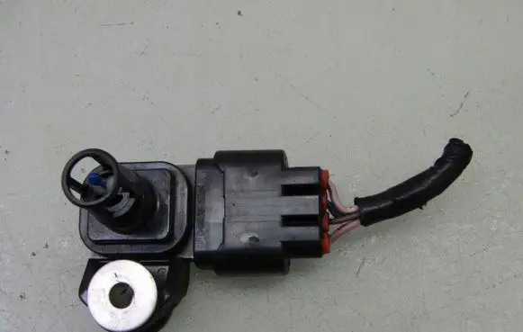 Mazda CX-30 Hydraulic servotronic pressure valve HF0118211