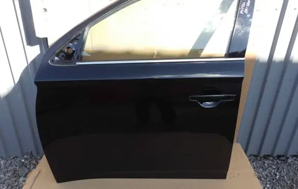Mitsubishi Outlander Front door 5700B671 5700B859