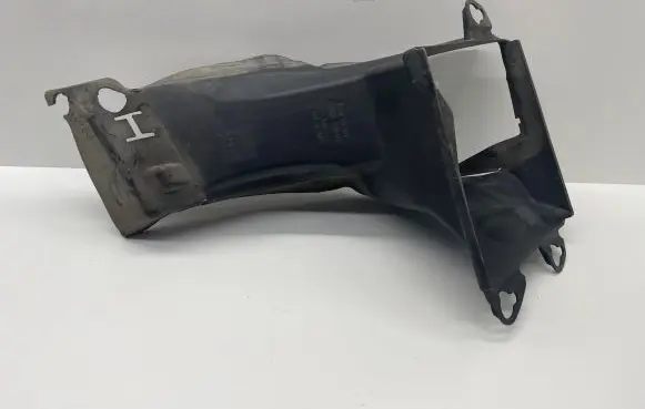 Audi A6 S6 C6 4F Intercooler air channel guide 4F0145333E