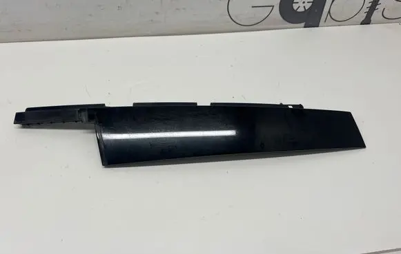 Volvo C40 Front door glass trim molding 32262942