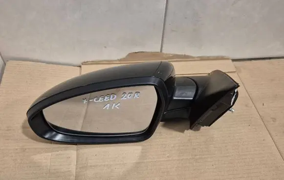 KIA Xceed Front door electric wing mirror