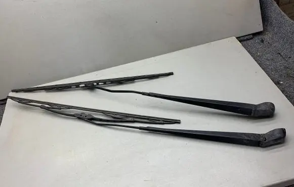 Citroen Xsara Picasso Front wiper blade arm 8849 4407 4408