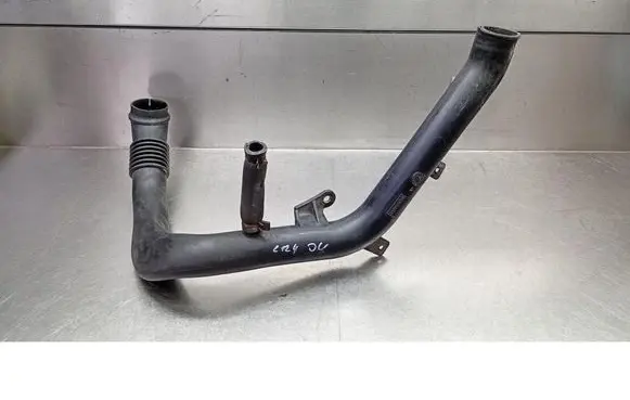 Opel Astra H Air intake hose/pipe