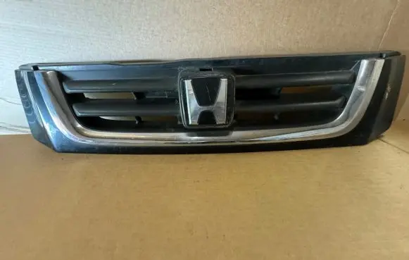 Honda CR-V Front grill 751010000