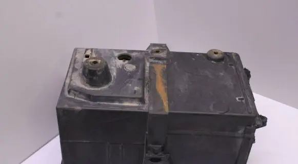 Ford Focus Battery box tray 4M5110723 C8C9A