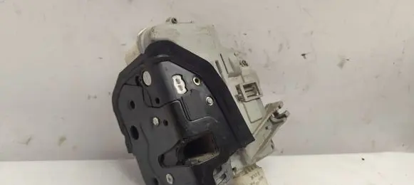 Audi A6 S6 C6 4F Front door lock 4F1837015E
