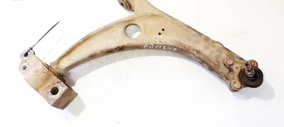 Volkswagen PASSAT B6 Front lower control arm/wishbone