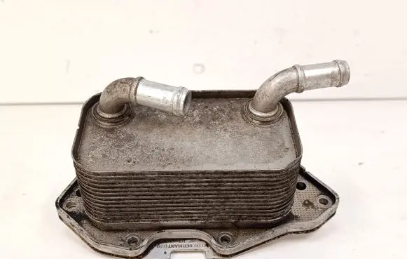 Audi Q7 4L Engine oil radiator 06E117021G