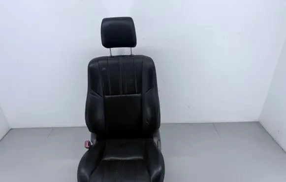 Toyota Hilux (AN10, AN20, AN30) Front driver seat 