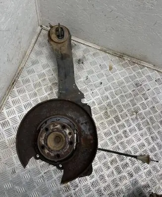 Rear wheel hub