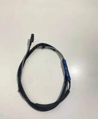 Volkswagen Touran III Engine bonnet/hood lock release cable 5TA823535B