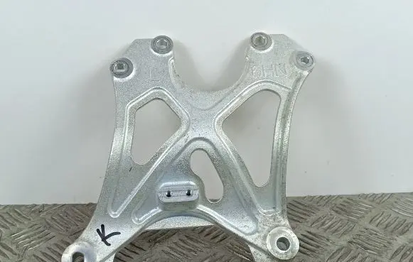 Honda HR-V Hybrid/electric vehicle battery bracket 