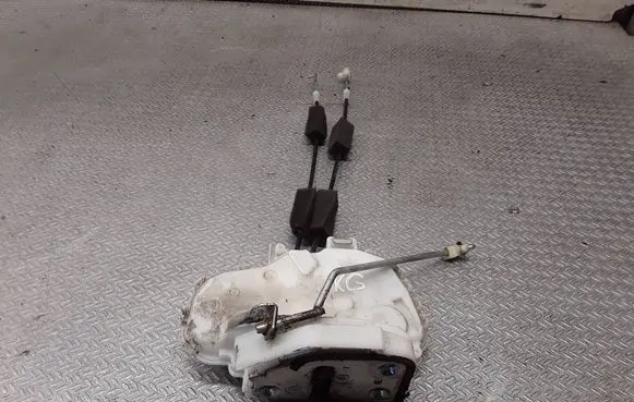 Honda CR-V Rear door lock