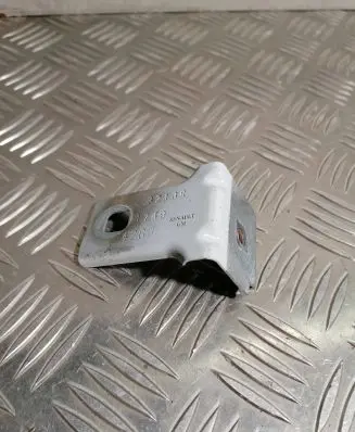 Renault Trafic III (X82) Fender mounting bracket 3213R
